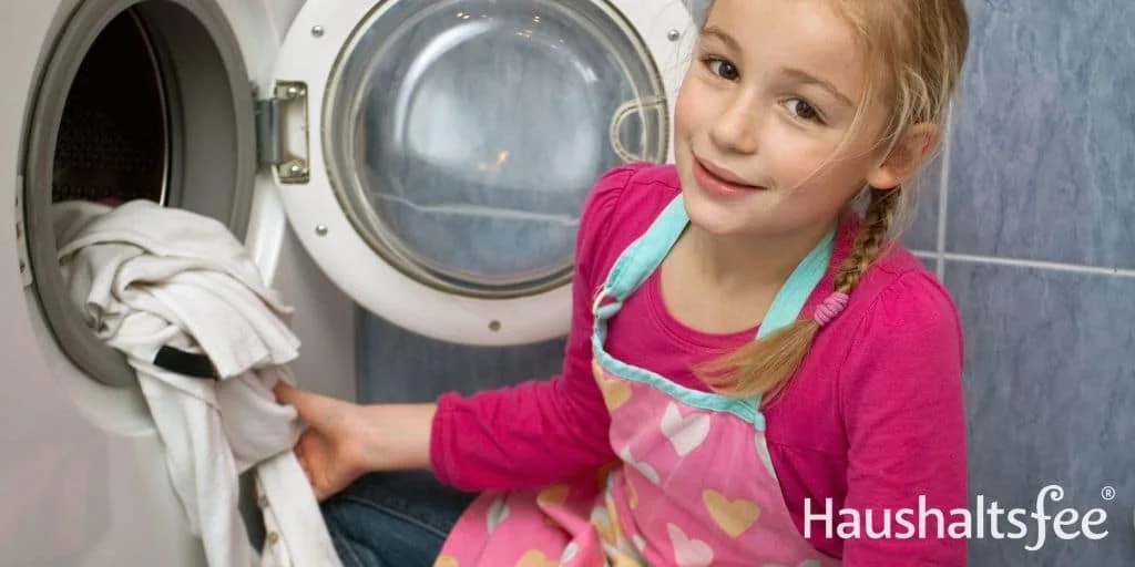 Kinder Hausarbeit Mädchen Waschmaschine
